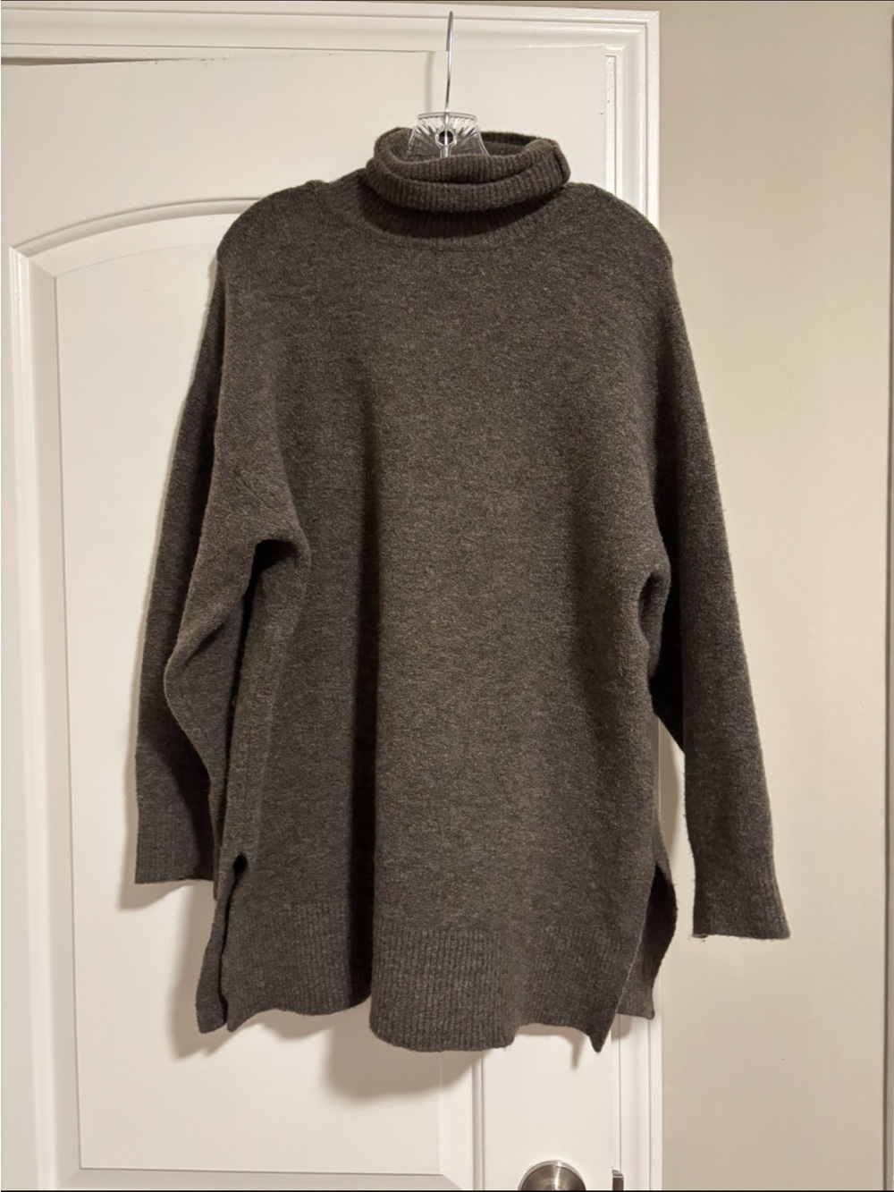 ZARA, NWOT Cozy Oversized Turtleneck Sweater, Size Small